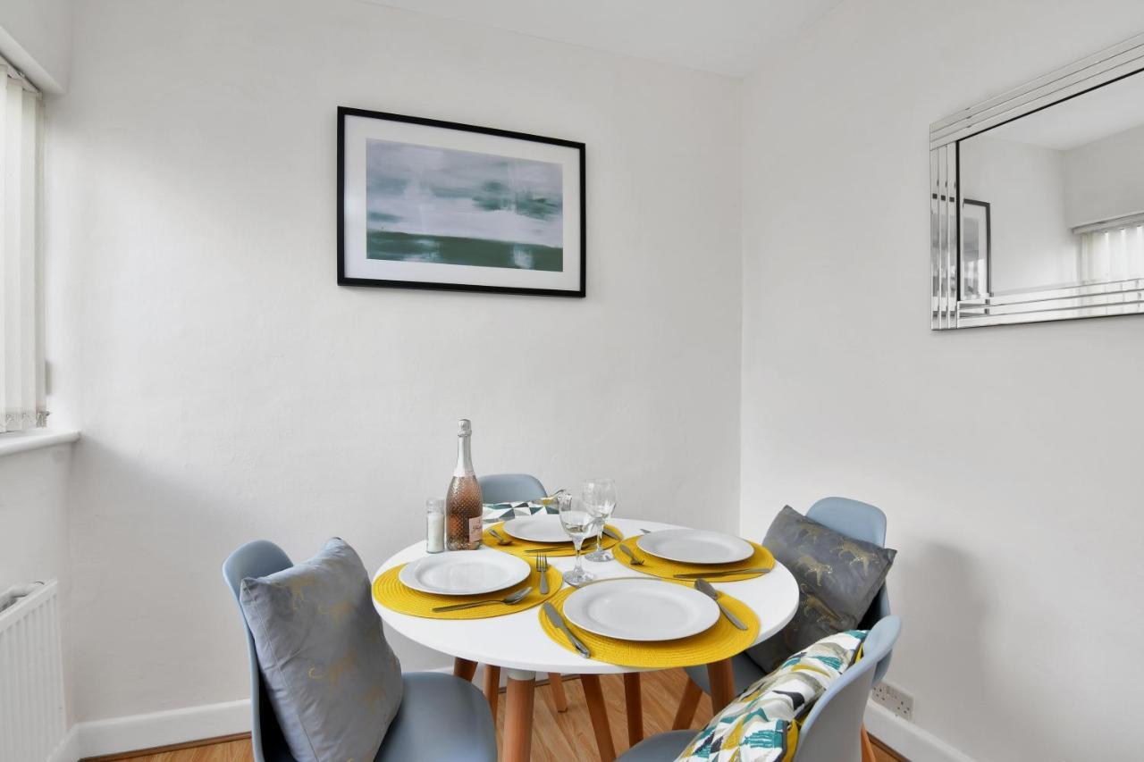 Xclusive Living Stay Near Airport & Nec, The Whitecroft Sheldon  Esterno foto