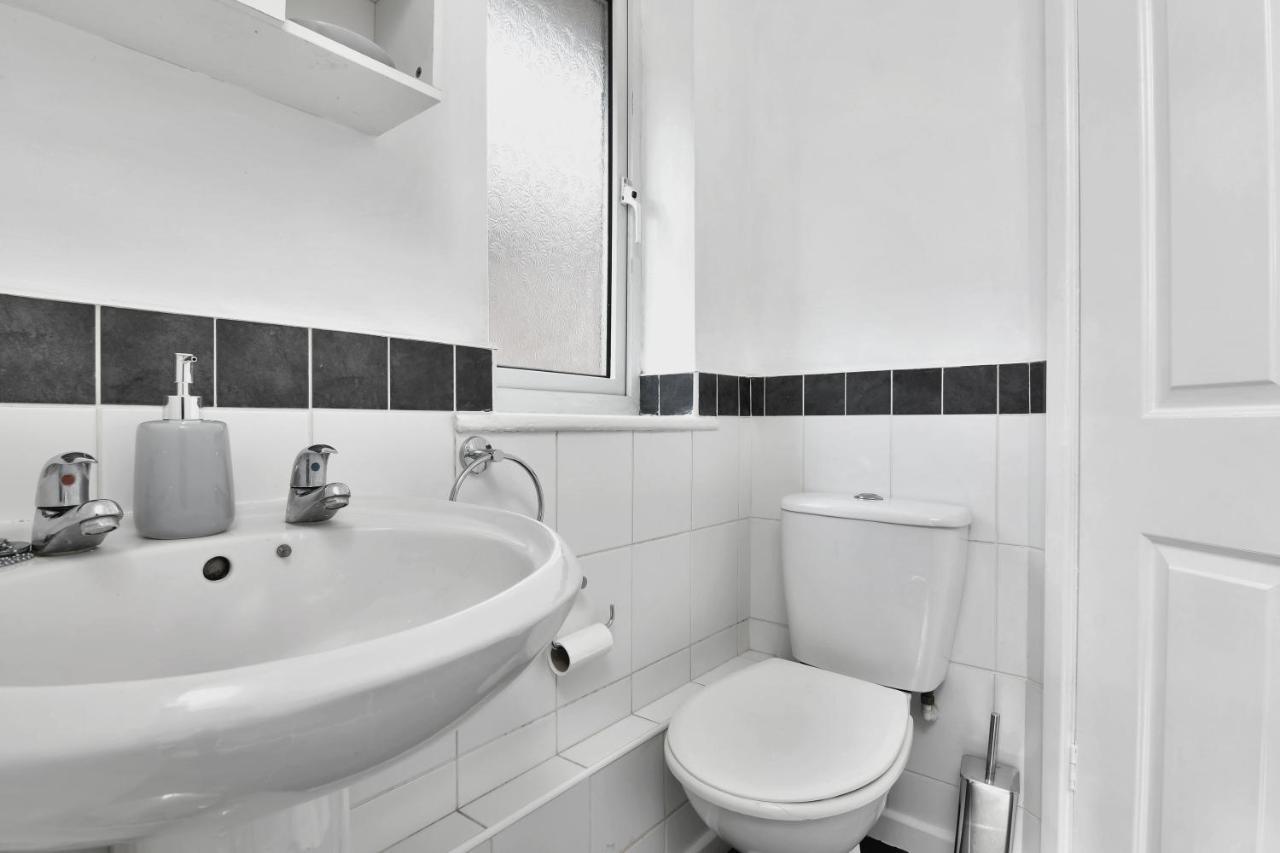 Xclusive Living Stay Near Airport & Nec, The Whitecroft Sheldon  Esterno foto