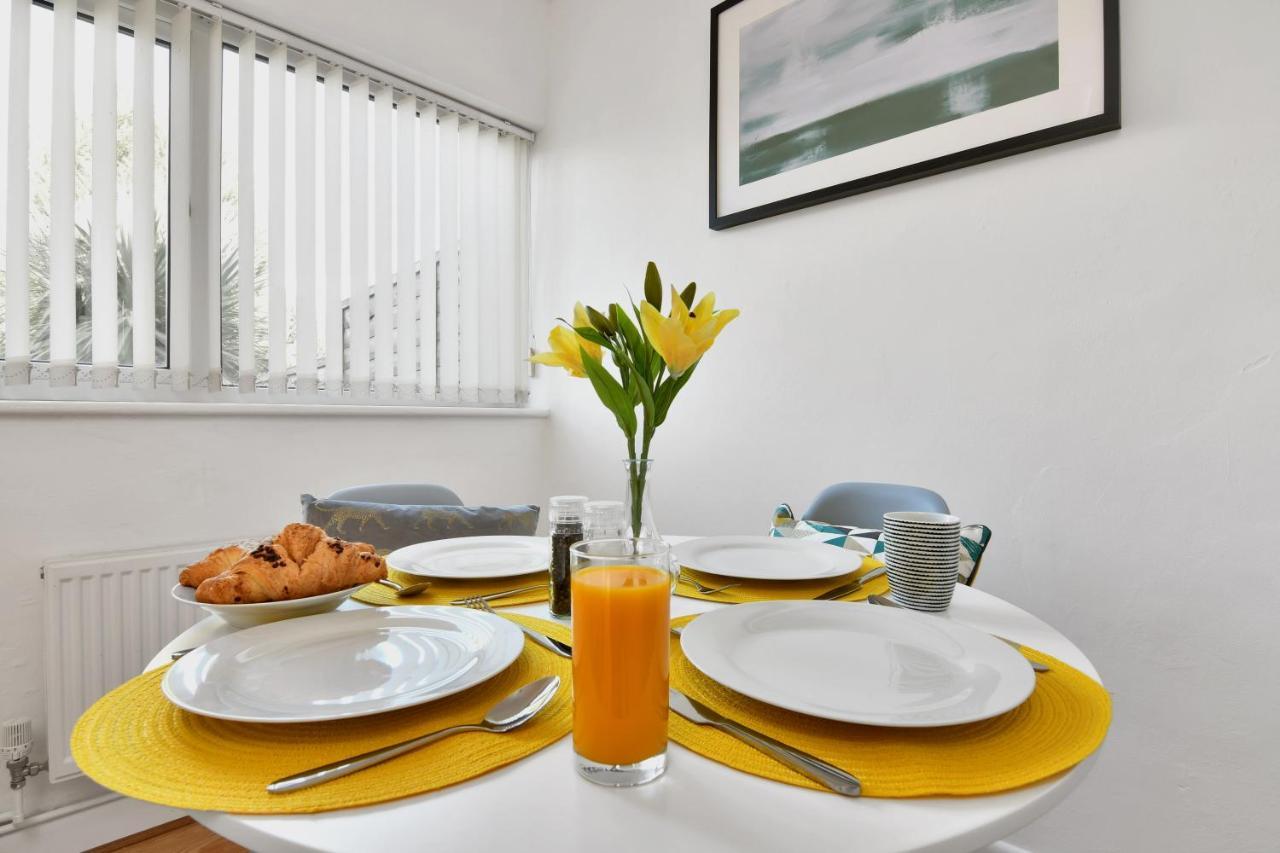 Xclusive Living Stay Near Airport & Nec, The Whitecroft Sheldon  Esterno foto