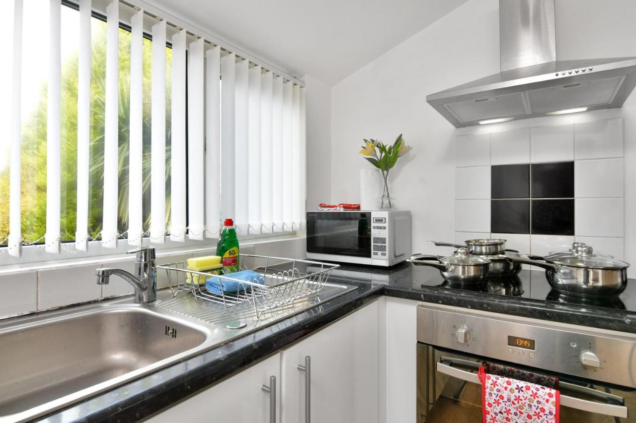 Xclusive Living Stay Near Airport & Nec, The Whitecroft Sheldon  Esterno foto