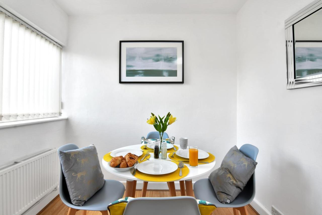 Xclusive Living Stay Near Airport & Nec, The Whitecroft Sheldon  Esterno foto